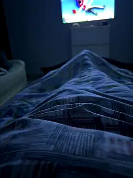 Snapshot of simeonehivd chatting on 18, 12, 2025 simeonehivd online show from 18, 12, 2025