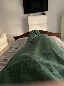 Snapshot of simeonehivd chatting on 19, 12, 2025 simeonehivd online show from 19, 12, 2025