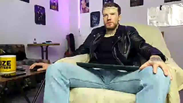 Huntall77 online show from 2, 2, 2026