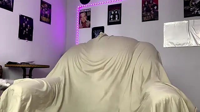 Huntall77 online show from 3, 3, 2026