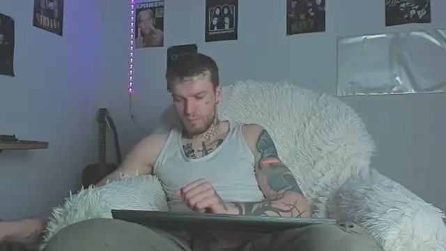 Huntall77 online show from 28, 3, 2026