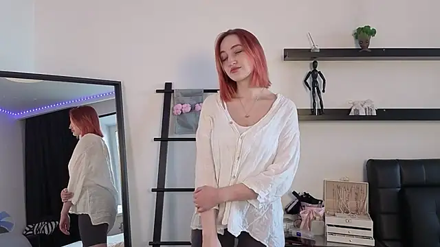 Alisa World8 online show from 13, 11, 2025