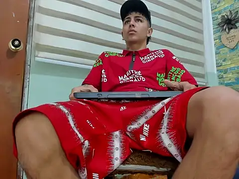 Snapshot of naughty_boy_Maicoll chatting on 13, 11, 2025 naughty boy Maicoll online show from 13, 11, 2025