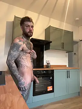 Snapshot of magicmichaell chatting on 21, 12, 2025 magicmichaell online show from 21, 12, 2025