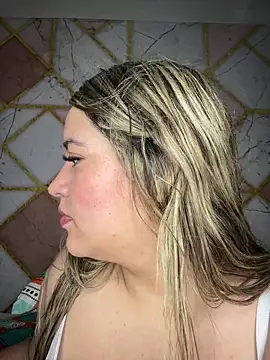 Snapshot of Amira_Malia chatting on 16, 1, 2026 Amira Malia online show from 16, 1, 2026