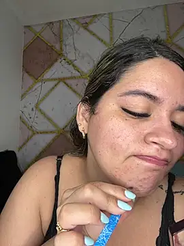 Snapshot of Amira_Malia chatting on 8, 4, 2026 Amira Malia online show from 8, 4, 2026