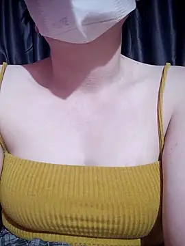 Snapshot of MiHeni chatting on 17, 12, 2025 MiHeni online show from 17, 12, 2025