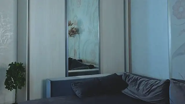 Snapshot of SecretVenom chatting on 15, 11, 2025 SecretVenom online show from 15, 11, 2025