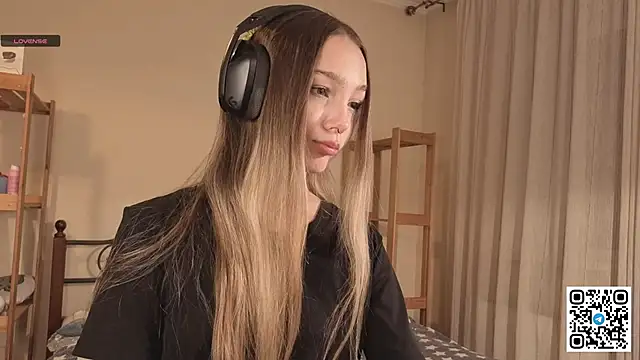 HoaPatton online show from 2, 12, 2025