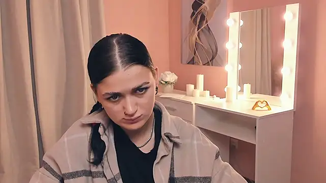 ShanelLevoy online show from 14, 11, 2025