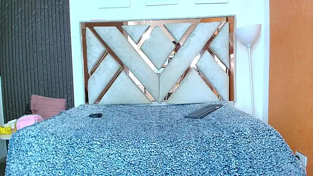 Antonella And Thiago online show from 29, 11, 2025