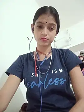 Snapshot of Mohnicute chatting on 4, 8, 2026 Mohnicute online show from 4, 8, 2026