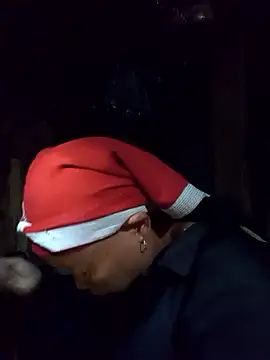 girl-hot2x online show from 12, 11, 2025