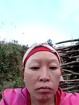 girl-hot2x online show from 23, 12, 2025