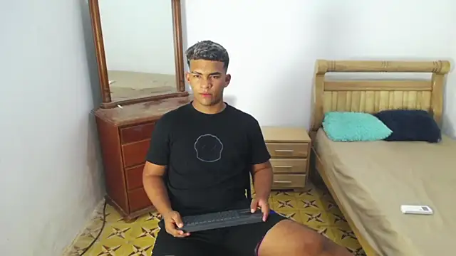 mathews    online show from 18, 12, 2025