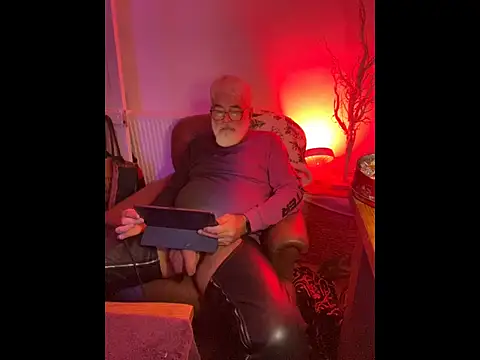 Snapshot of LeatherSdaddy chatting on 6, 1, 2026 LeatherSdaddy online show from 6, 1, 2026