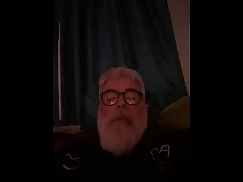 Snapshot of LeatherSdaddy chatting on 7, 1, 2026 LeatherSdaddy online show from 7, 1, 2026