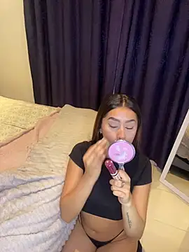 Snapshot of lauren_clauz chatting on 20, 11, 2025 lauren clauz online show from 20, 11, 2025