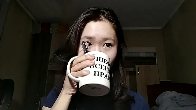 Snapshot of HuldaKye chatting on 22, 11, 2025 HuldaKye online show from 22, 11, 2025