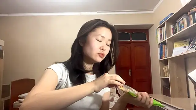 Snapshot of HuldaKye chatting on 15, 1, 2026 HuldaKye online show from 15, 1, 2026