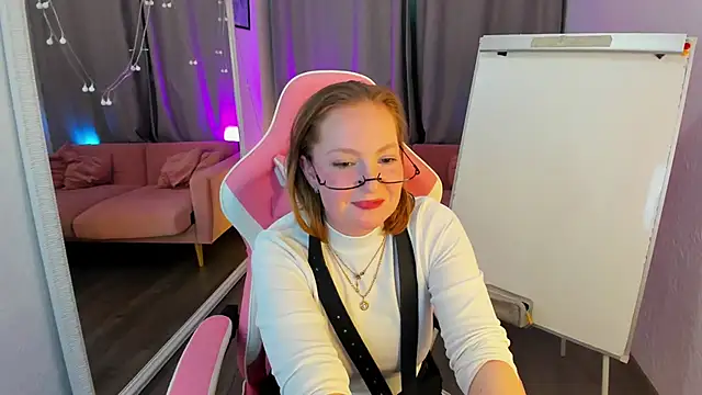 Elizabeth Walson online show from 15, 11, 2025