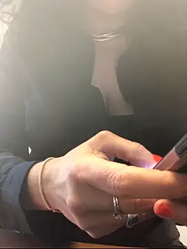 Snapshot of Deessenympho chatting on 6, 2, 2026 Deessenympho online show from 6, 2, 2026