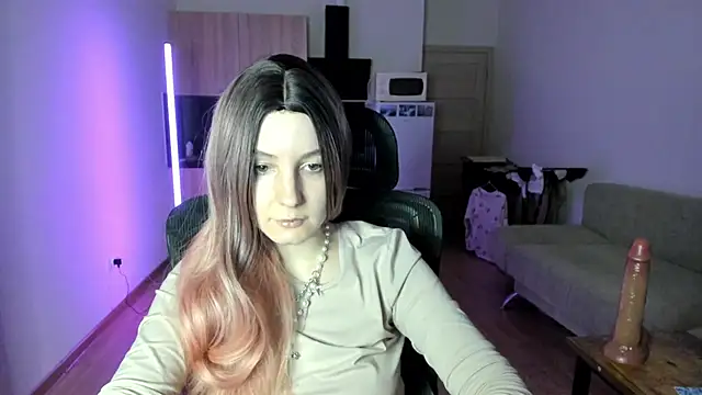 Snapshot of v_crizis324 chatting on 20, 11, 2025 v crizis324 online show from 20, 11, 2025