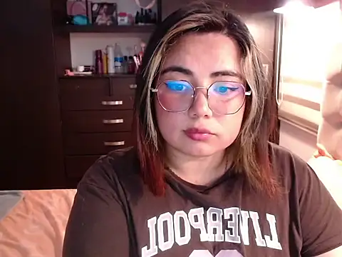 YiniBelle online show from 10, 2, 2026