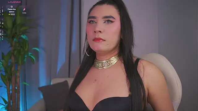 yourlatina emely online show from 12, 2, 2026