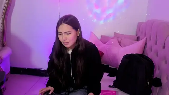 ISABELA TAY online show from 18, 7, 2026