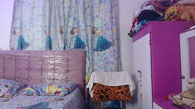 AishaOwens online show from 18, 12, 2025