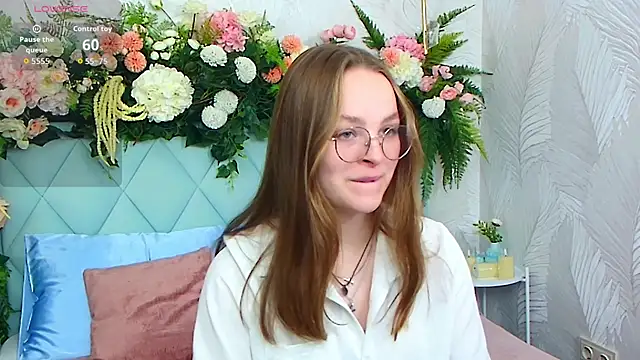 MadisonSmitt online show from 25, 11, 2025