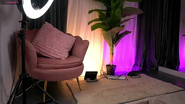 Snapshot of WendyyLuv chatting on 19, 6, 2026 WendyyLuv online show from 19, 6, 2026