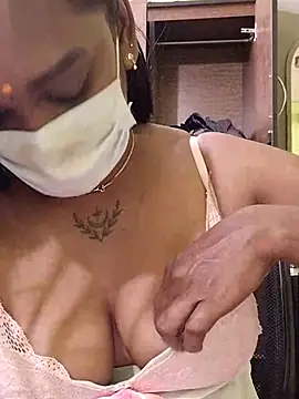 Snapshot of Dharshini98 chatting on 18, 1, 2026 Dharshini98 online show from 18, 1, 2026