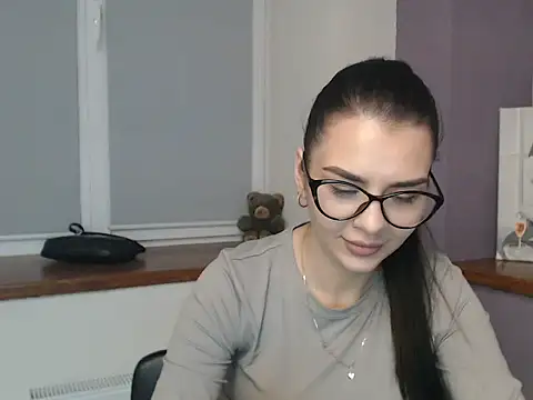 divina kira online show from 26, 11, 2025