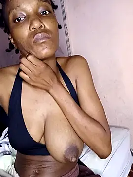 Beverlygurlx6 online show from 13, 3, 2026