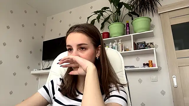 Snapshot of SweetieKatie chatting on 19, 11, 2025 SweetieKatie online show from 19, 11, 2025