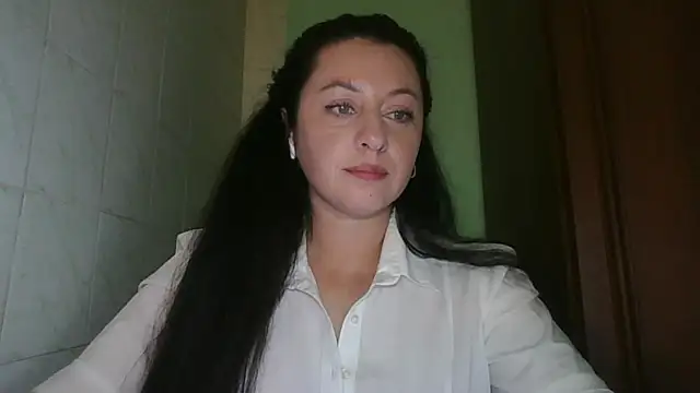 Snapshot of MelinaAx chatting on 15, 11, 2025 MelinaAx online show from 15, 11, 2025