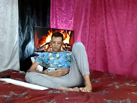 Snapshot of FANTASYBOYS11 chatting on 16, 11, 2025 FANTASYBOYS11 online show from 16, 11, 2025