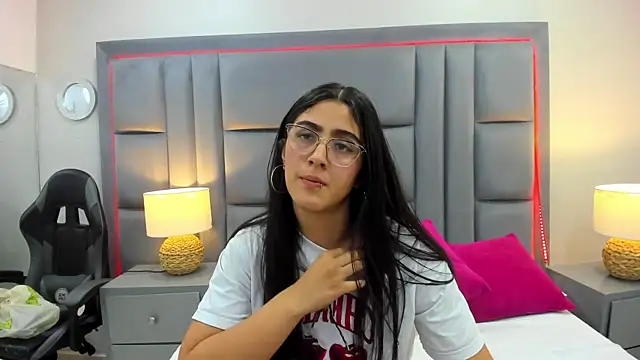 LuisaFranco online show from 3, 12, 2025