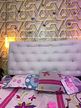 MelanyyJhonson15 online show from 15, 4, 2026