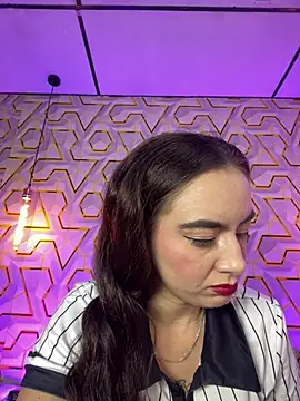 Snapshot of MelanyyJhonson15 chatting on 4, 7, 2026 MelanyyJhonson15 online show from 4, 7, 2026