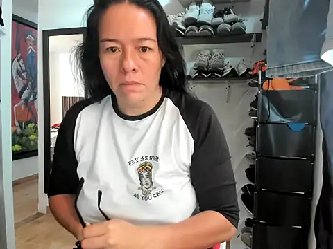 caroline 47 online show from 18, 4, 2026