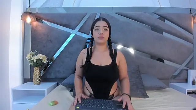 Sammy Gomez  online show from 18, 11, 2025