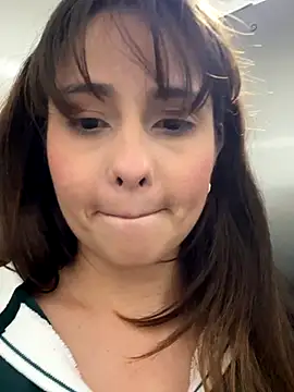 Snapshot of ginny_ross chatting on 1, 12, 2025 ginny ross online show from 1, 12, 2025