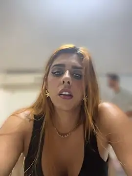 Monahliza online show from 8, 4, 2026