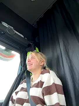 Nallinee online show from 1, 12, 2025