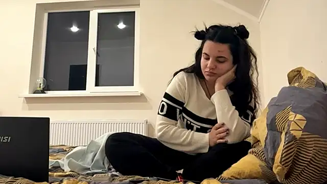 Snapshot of ArielleLeitao chatting on 14, 11, 2025 ArielleLeitao online show from 14, 11, 2025