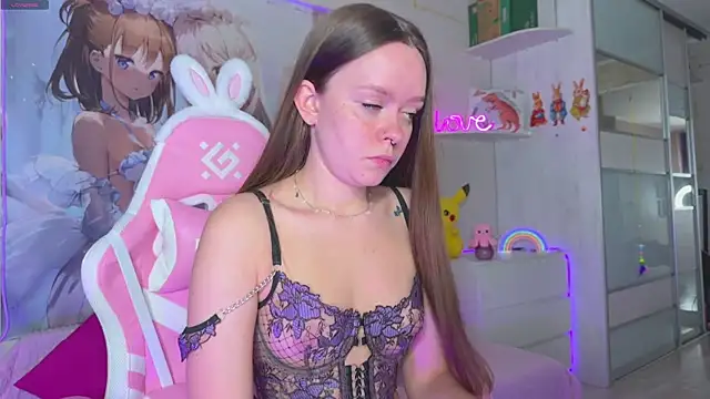 CheekySashaCharm online show from 14, 4, 2026