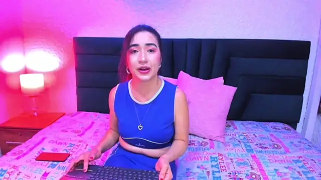 VictoriaRouge  online show from 18, 4, 2026